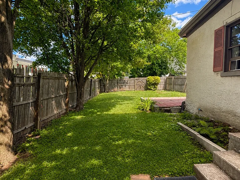 213 Vernon St — Photo 18