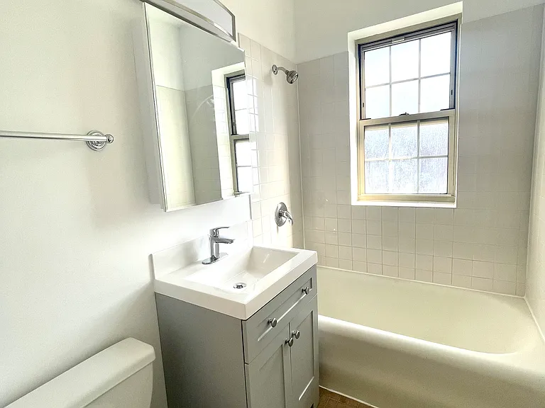 1637 W Fargo Ave #3A — Photo 14