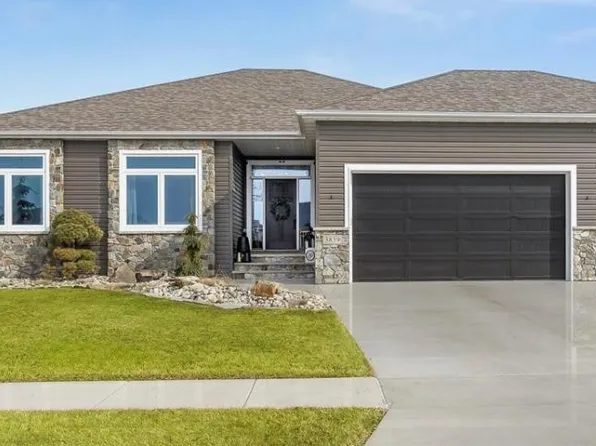 3839 Reserve Dr E, West Fargo, ND 58078