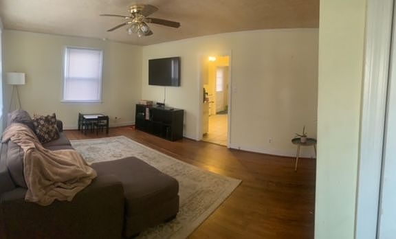 3rd image of 3611 Harris Ave