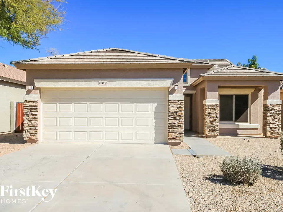 28067 N Quartz Dr