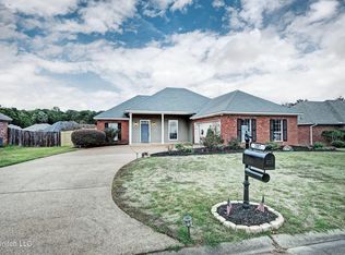 207 Old Town Ln, Brandon, MS 39042