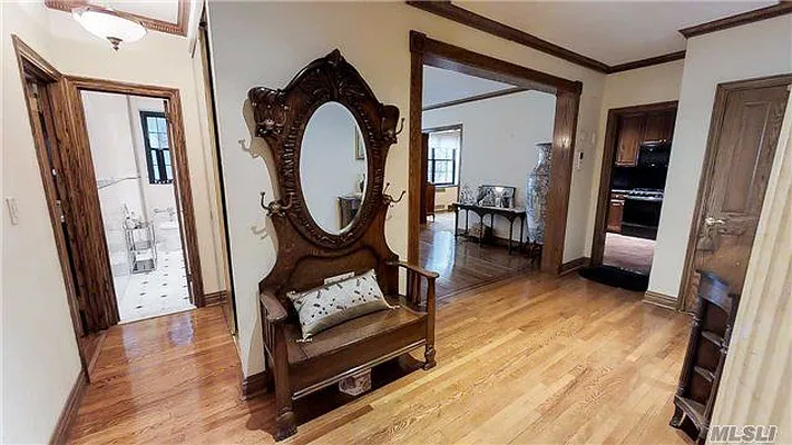 Sold by Prime Realty | media 8