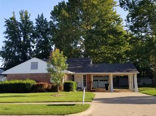 210 W 10th Ave, Bristow, OK 74010