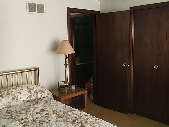 2nd image of 2412 Woodcrest Dr