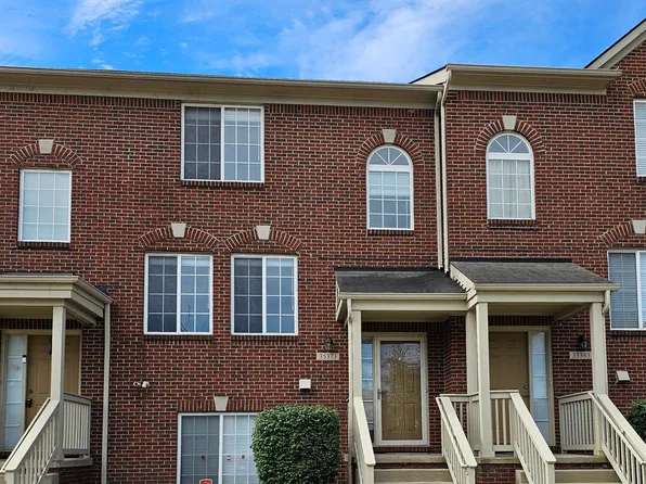 35373 Forest St, Wayne, MI 48184