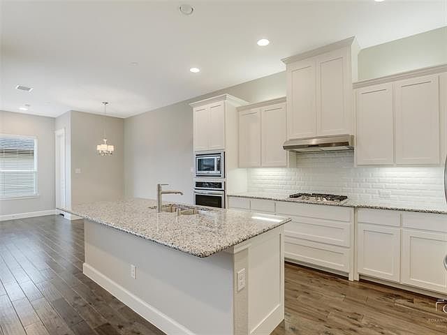 1st image of 1112 Moonstone St