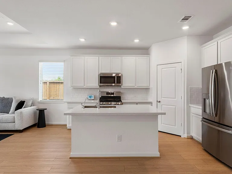 1210 Sugar Dr — Photo 10
