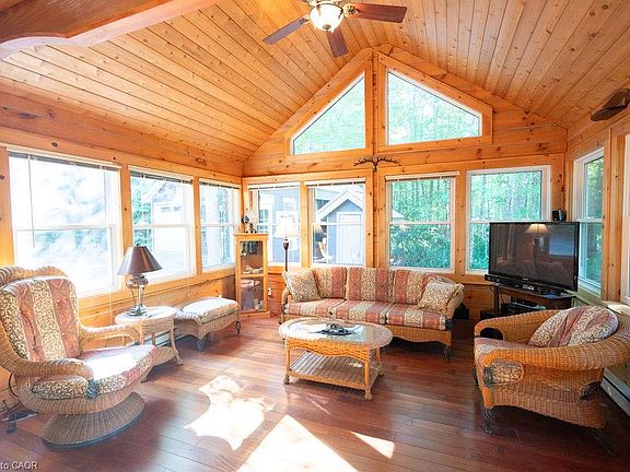 5th image of 1123 Blue Lake Rd