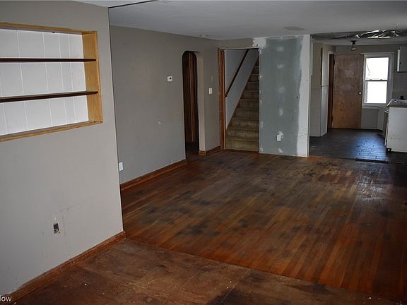 3rd image of 342 Plymouth Ave