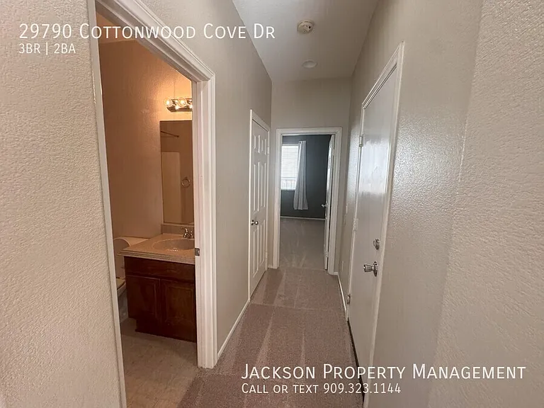 29790 Cottonwood Cove Dr — Photo 8