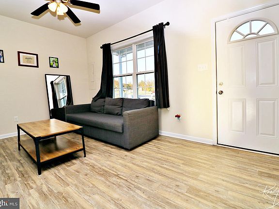 5th image of 16 Daffodil Ln
