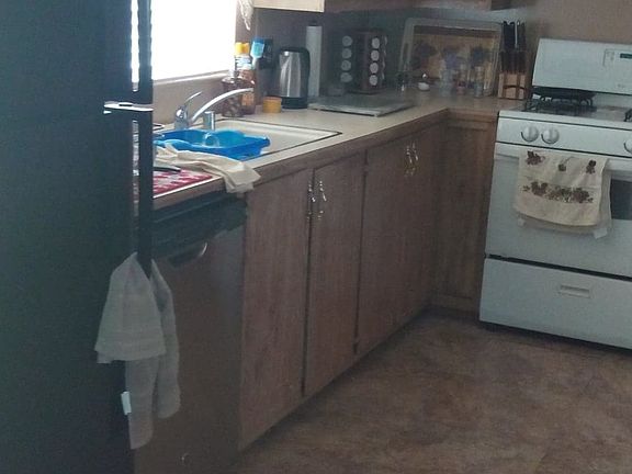 4th image of 741 Church St