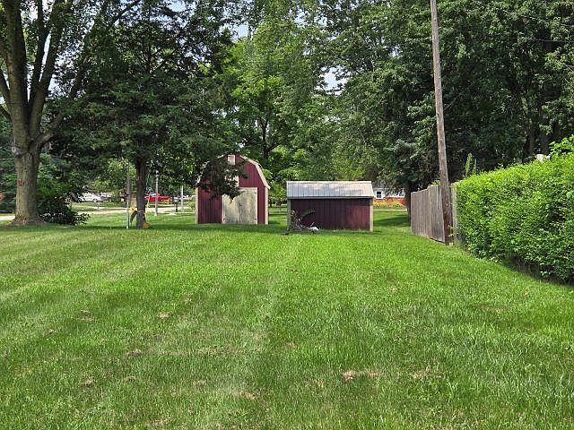 1st image of 47407 Sugarbush Rd