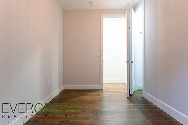 Rented by Pinn Realty | media 19