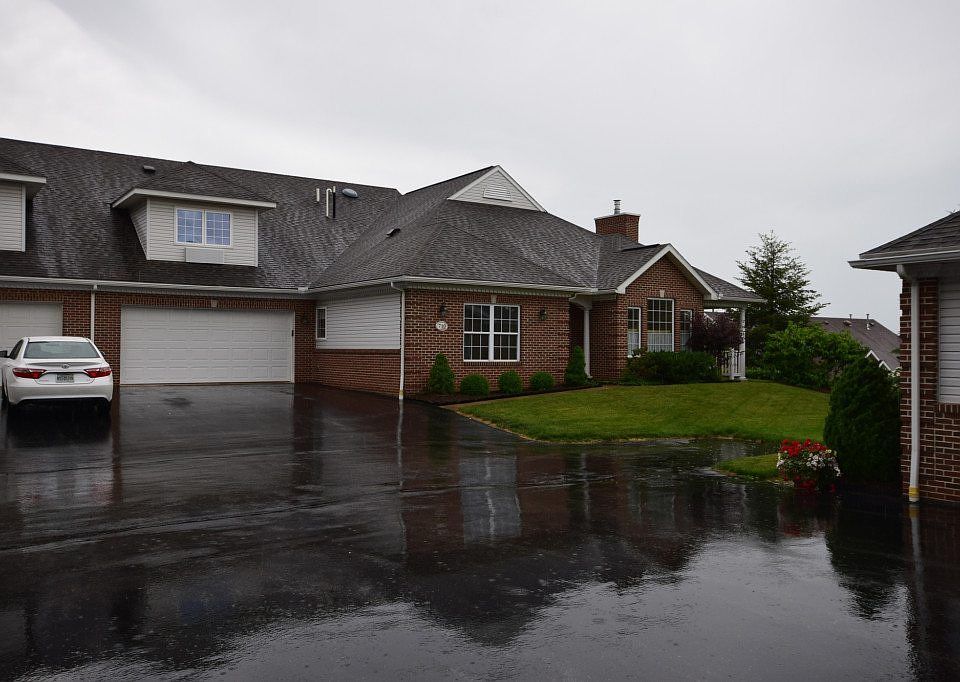 Front entrance/2 car garage