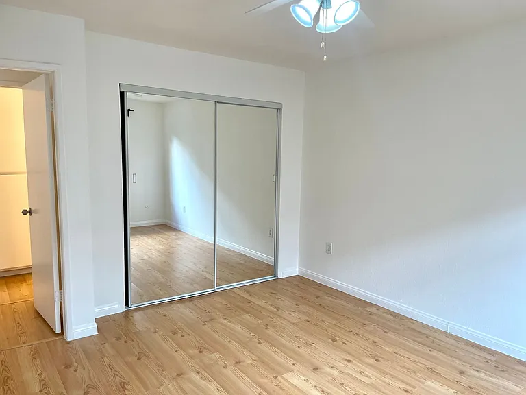 18530 Hatteras St #114 — Photo 7