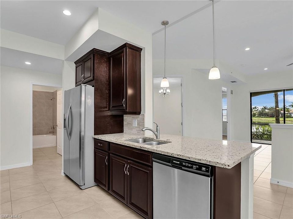 1st image of 11301 Monte Carlo Blvd SE #102