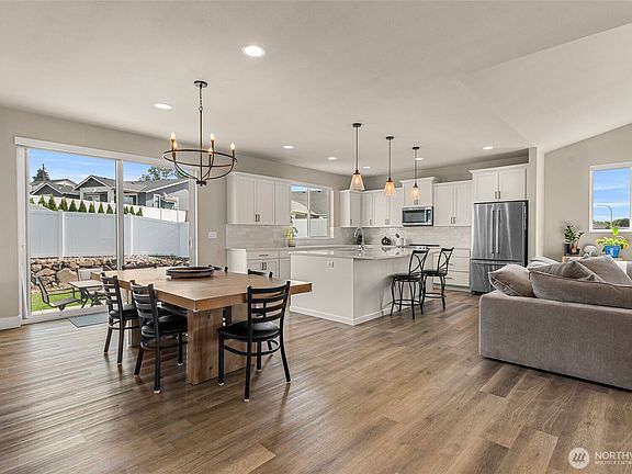 4th image of 661 S Juli Avenue