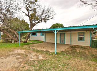 215 Air Base Rd, Tye, TX 79563