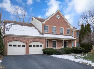 8407 Cardinal Glen Ct, Vienna, VA 22182