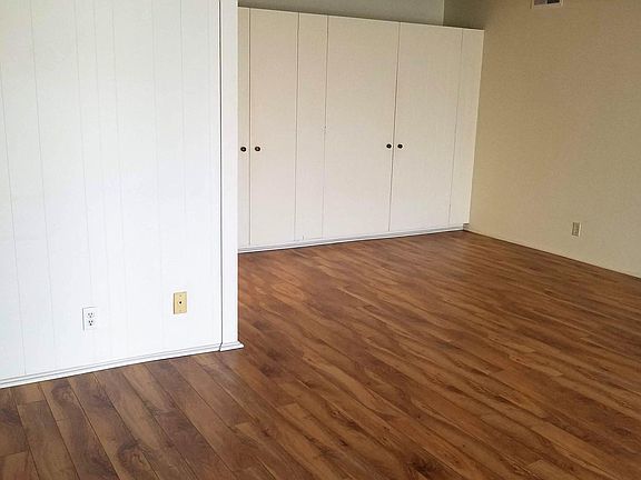 2nd image of 1617 E Ocean Blvd