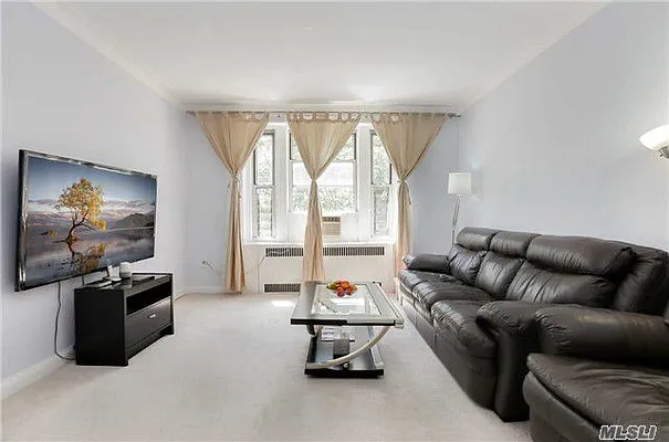 Sold by Redfin Real Estate | media 50