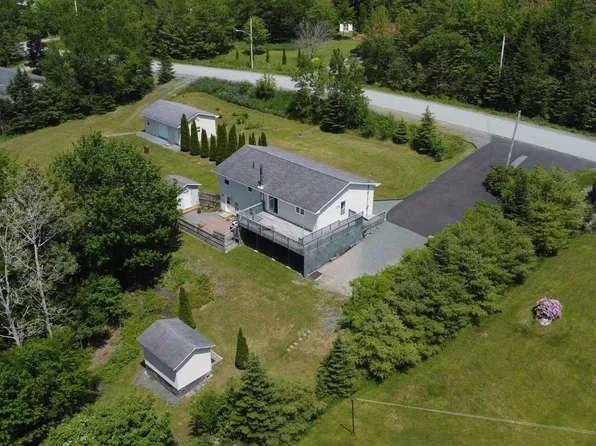25 Rothwell St, Upper Sackville, NS B4E 3C2
