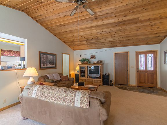 4th image of 16958 Glenshire Dr