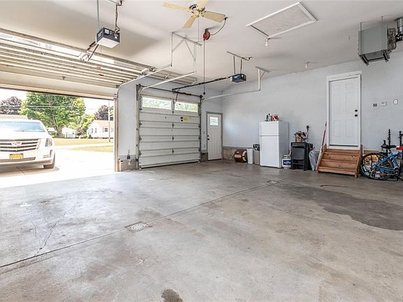 4th image of 8475 East Ave