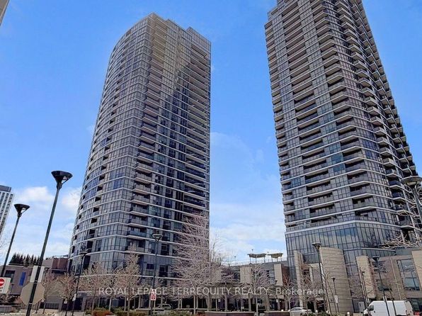 9 Valhalla Inn Rd #1304, Toronto, ON M9B 0B2