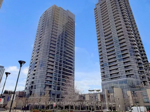 9 Valhalla Inn Rd #1304, Toronto, ON M9B 0B2