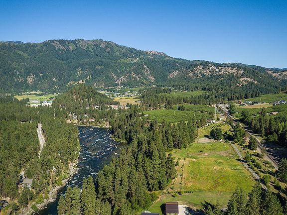 Site view West -Tumwater Mt