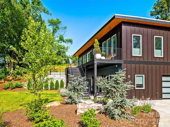 8 Midland Dr, Asheville, NC 28804