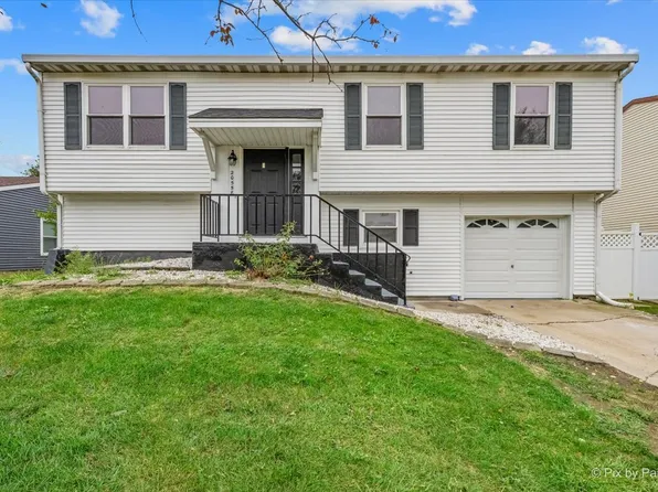 20558 S Graceland Ln, Frankfort, IL 60423