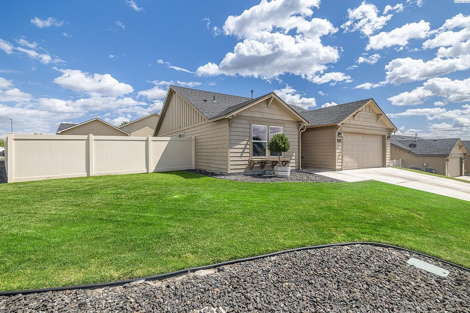 3313 Aqueduct Ln photo 1