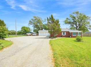 3834 SE Croco Rd, Topeka, KS 66609