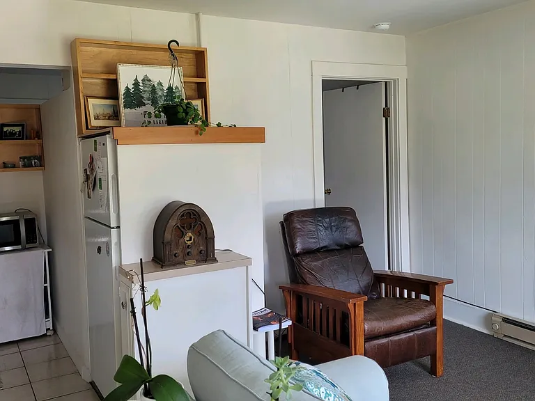 411 N Sampson St #B — Photo 3