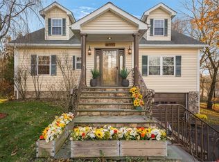 64 Orchard Lake Dr, Monroe, NY 10950