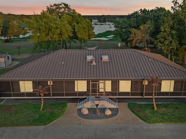 1085 County Road 1960, Yantis, TX 75497