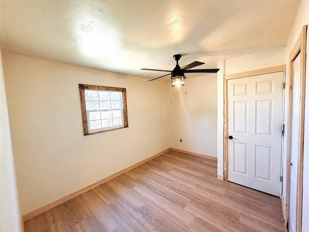 2 bed, 1.0 bath, 1000 sqft, $860 — Photo 1