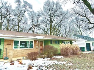 3206 Kenny Rd, Columbus, OH 43221