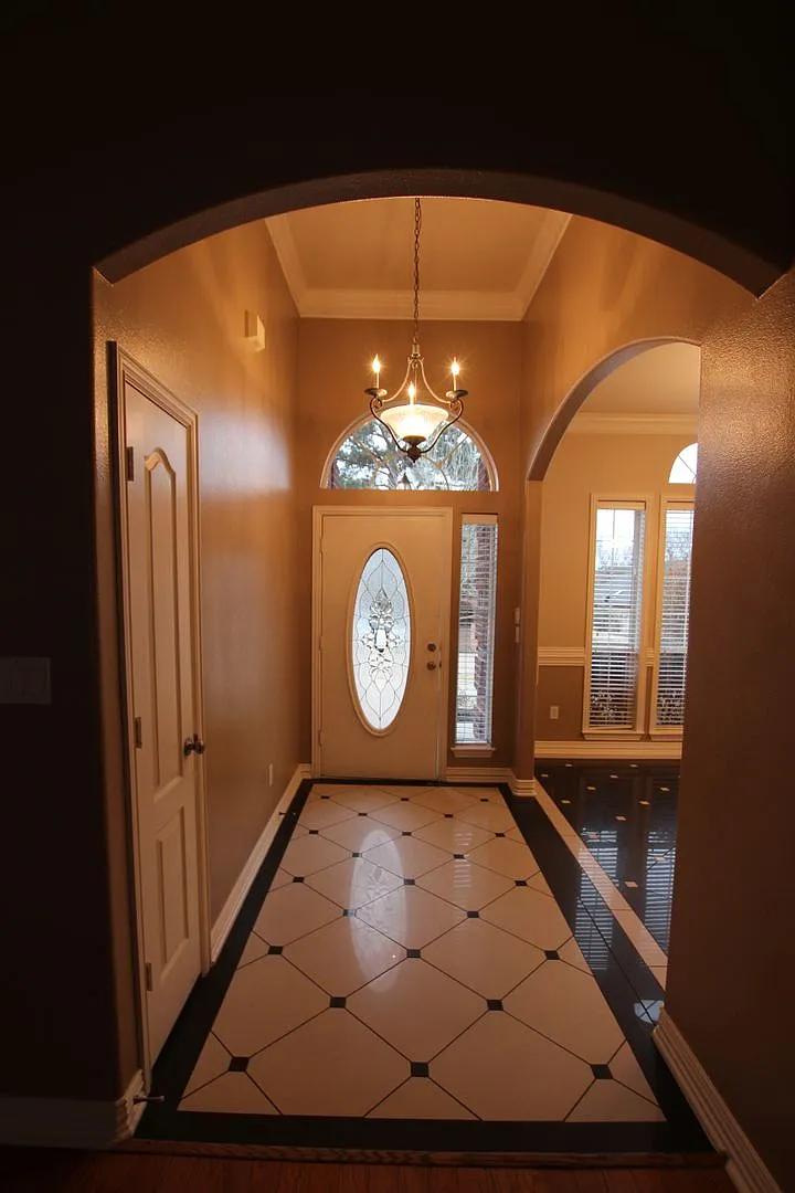 Coming soon: Beautiful 4 bedroom home in Oasis South! — Photo 3