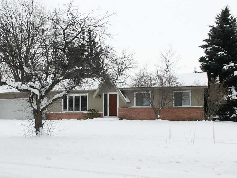 1st image of 38 Bellwood Dr