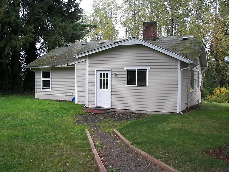 422 W Davies Loop Rd — Photo 2