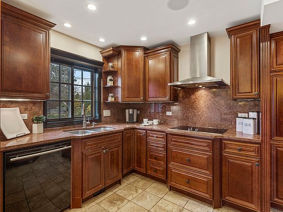 5th image of 9140 Shady Dr