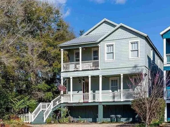 204 Virginia Ave NE, Steinhatchee, FL 32359