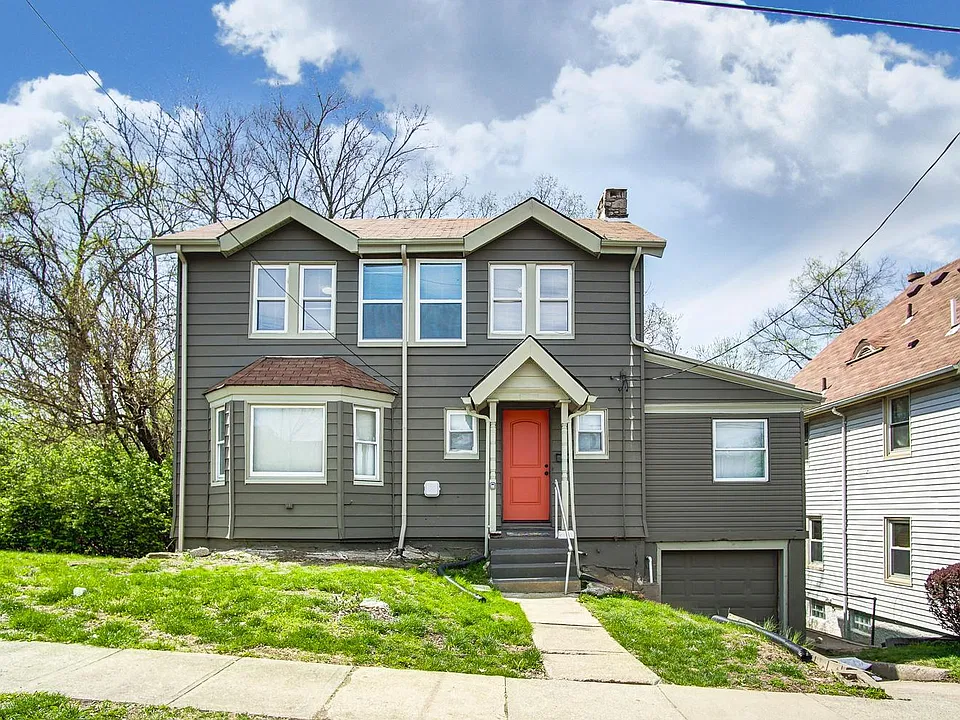 2611 Bellevue Ave