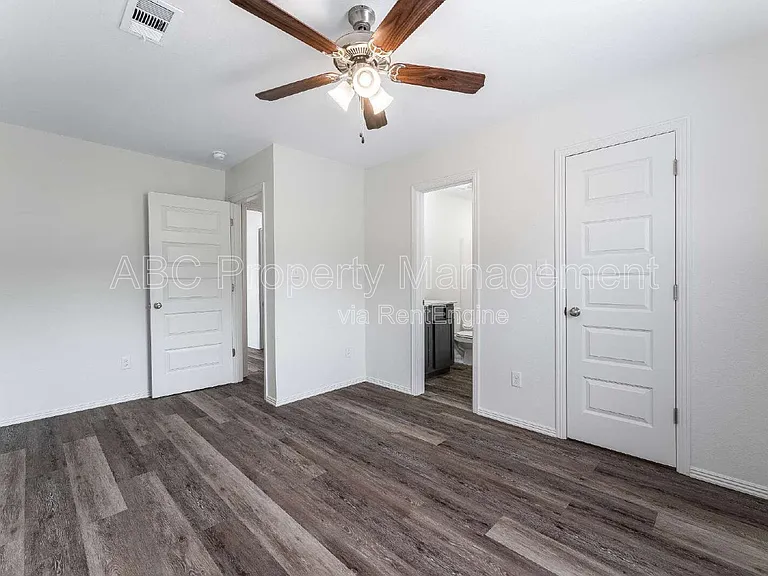 955 S Benchmark Ln #1 — Photo 8