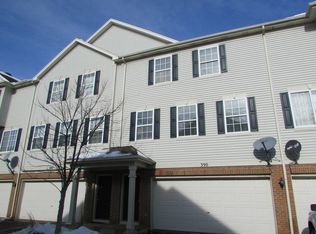 390 Evergreen Cir, Gilberts, IL 60136